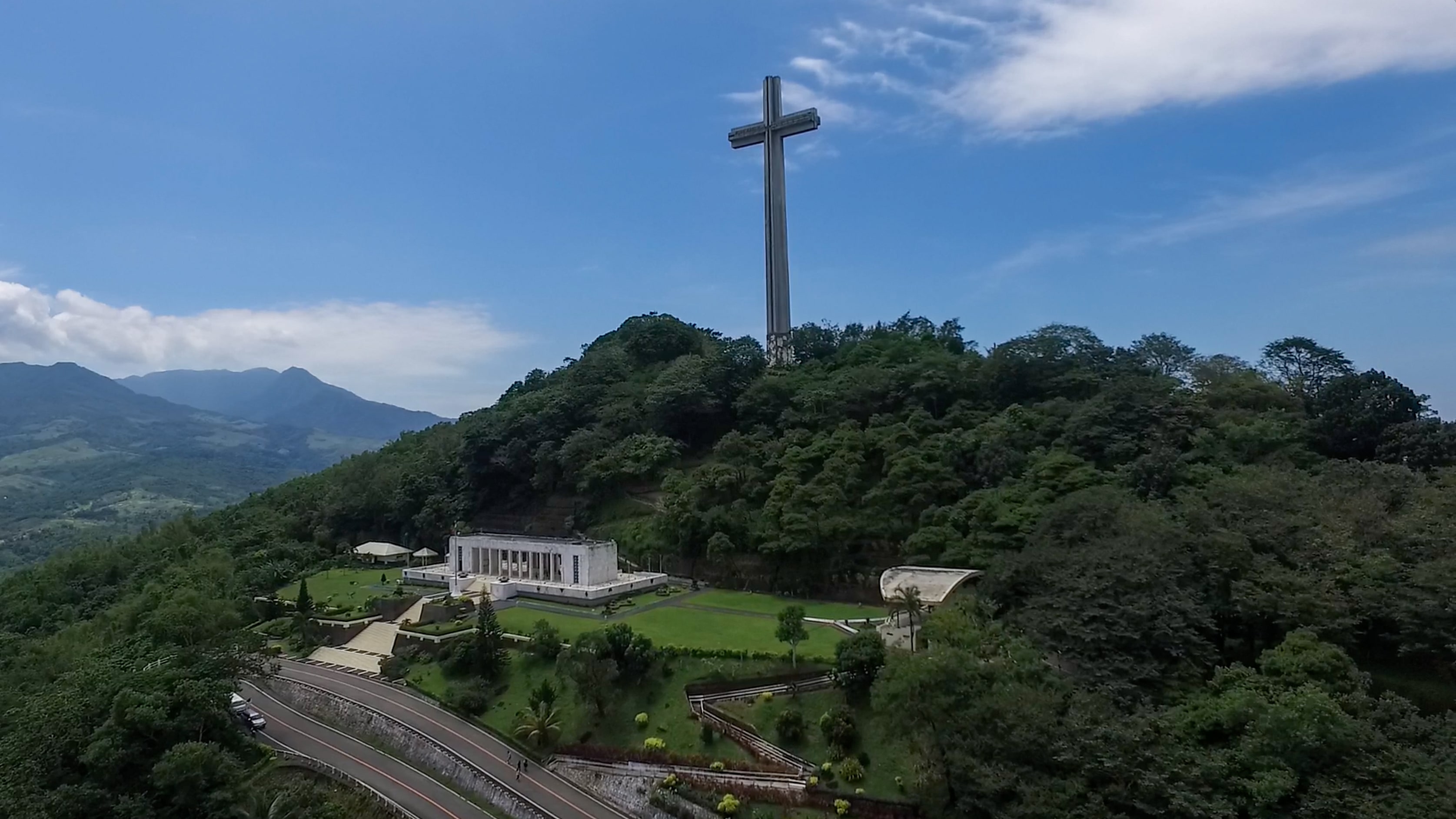 drone picture of shrine of valor and memorial cross at mount samat bataan